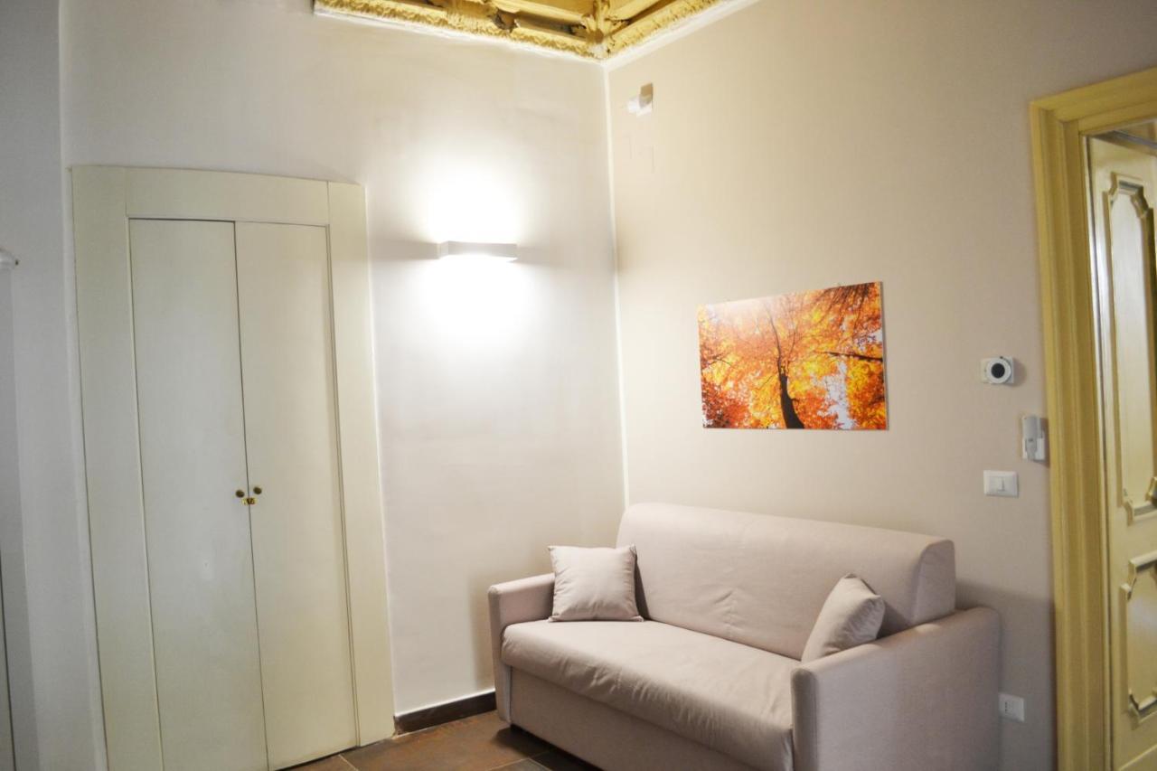 Questo Rinascimento Casa Newman Naples Exterior photo