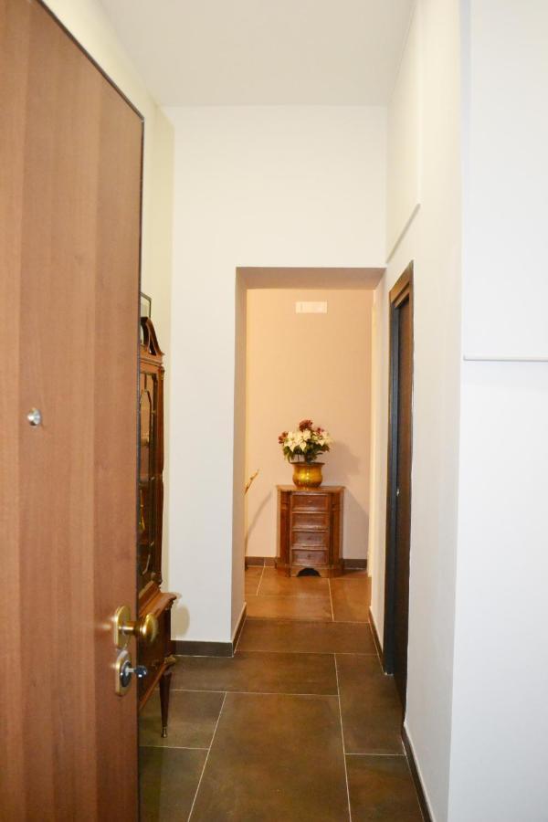 Questo Rinascimento Casa Newman Naples Exterior photo