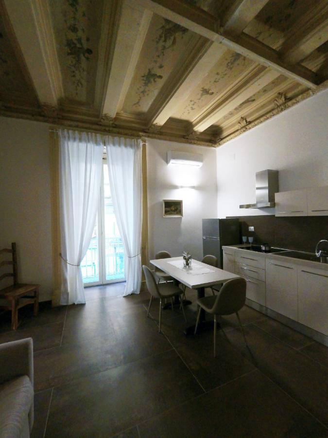 Questo Rinascimento Casa Newman Naples Exterior photo