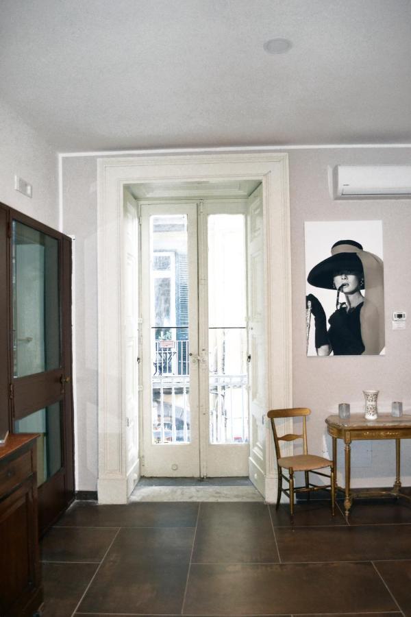 Questo Rinascimento Casa Newman Naples Exterior photo