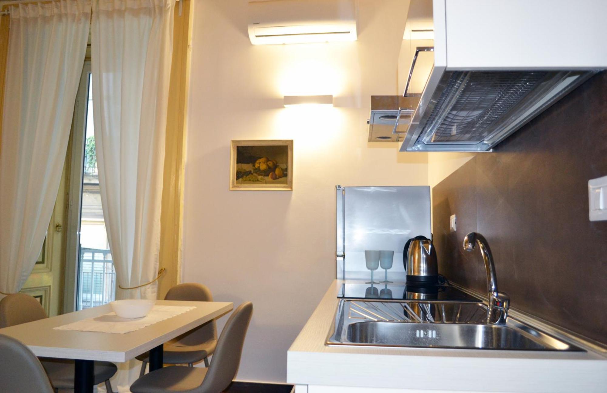 Questo Rinascimento Casa Newman Naples Exterior photo