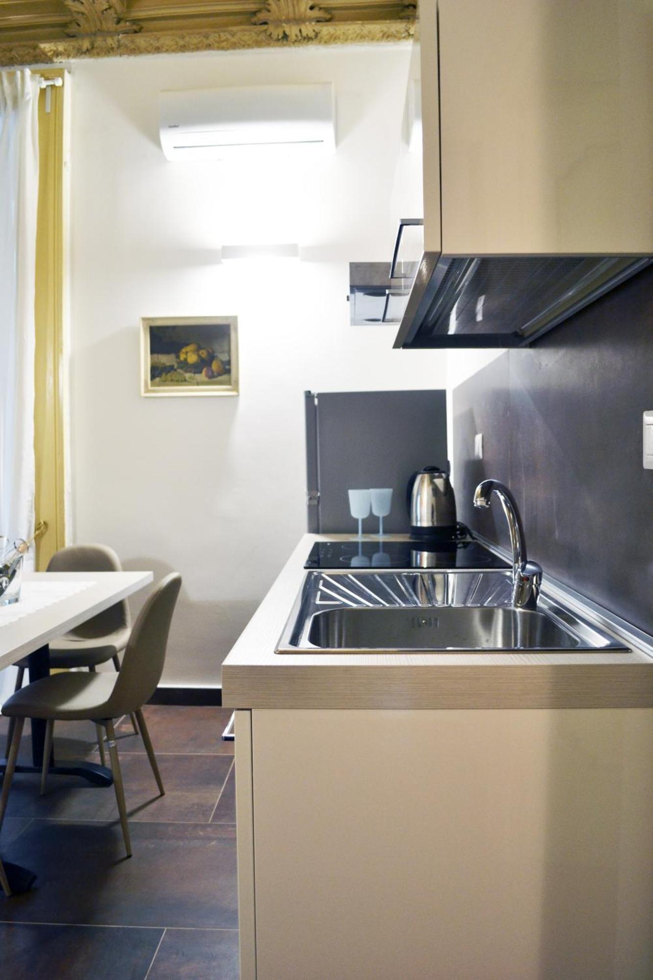 Questo Rinascimento Casa Newman Naples Exterior photo